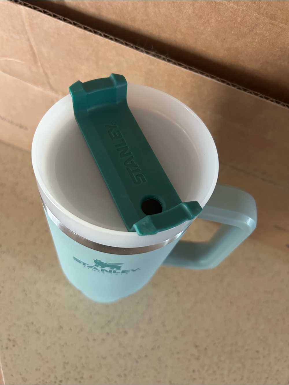 Stanley Seafoam Green Insulated Travel Mug with Handle - Picture 2 of 3